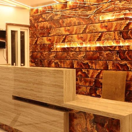Hotel Mansa Kanpur Ngoại thất bức ảnh