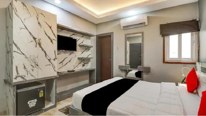 Hotel Mansa Kanpur Ngoại thất bức ảnh
