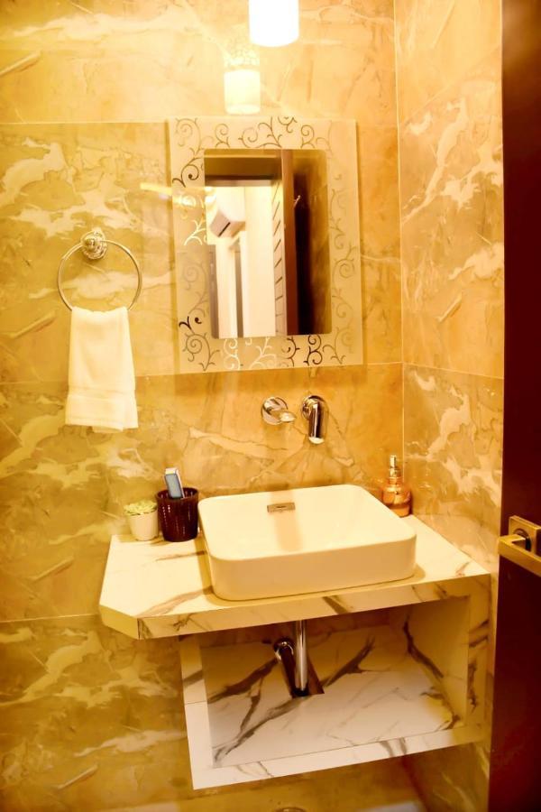 Hotel Mansa Kanpur Ngoại thất bức ảnh